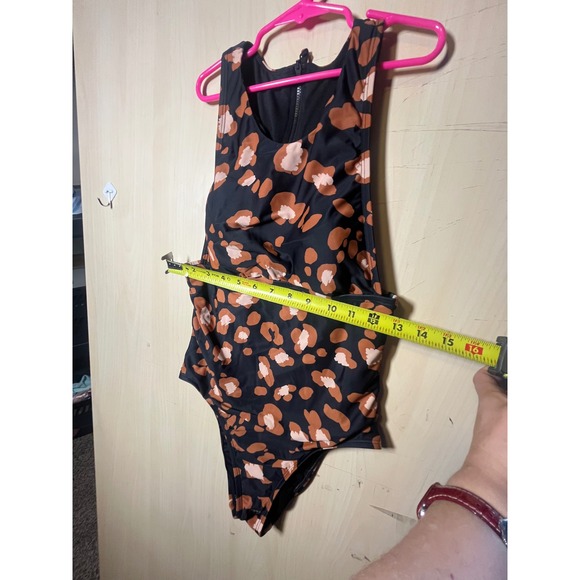 Shade & Shore Womens Leopard Print High Neck One Piece Swimsuit Size M Black - Picture 3 of 5